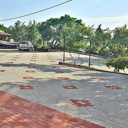 Apartments Anita Sibinj Krmpotski Ngoại thất bức ảnh