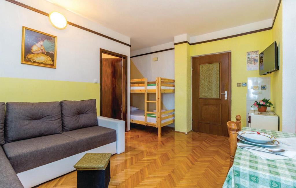 Apartments Anita Sibinj Krmpotski Ngoại thất bức ảnh